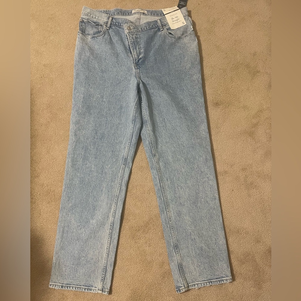 Abercrombie Ultra High Rise 90s Straight Jean